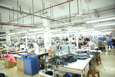 雨果揭秘⑩ 高级定制女装的精密流程化——探访深圳南油产业带服装巨头的针织品王国